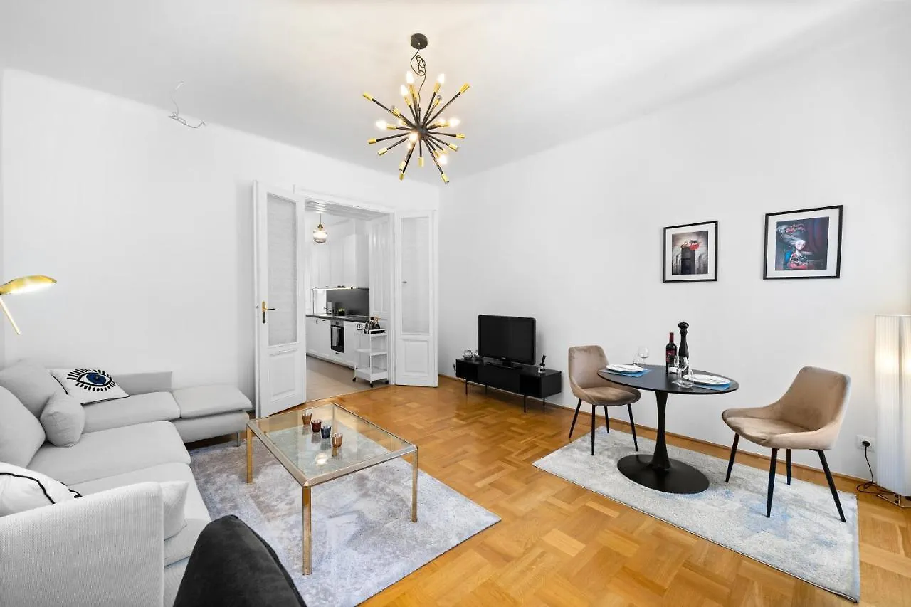 New Apartment @ Servitenviertel Vienna